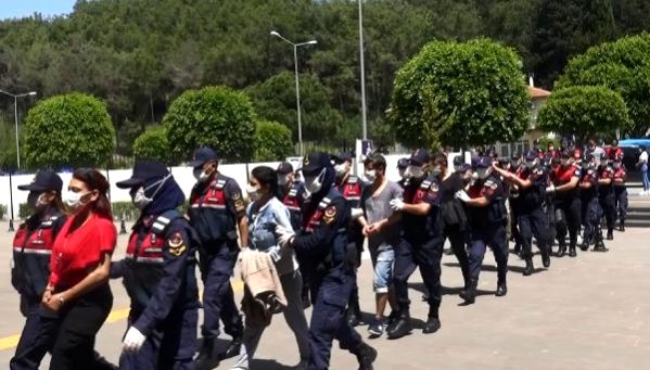 Antalya'da 'Mavi Kelebek' uyuşturucu çetesine 24 tutuklama