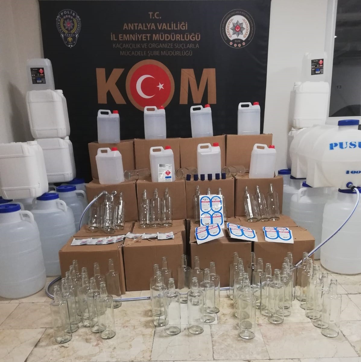 Antalya’da Sahte İçki Üretimi Yapan Şahıs Yakalandı