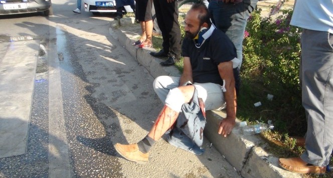 Antalya'da tur otobüsüyle traktör çarpıştı: 2 yaralı