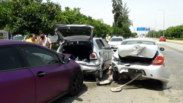 Antalya'da zincirleme trafik kazası