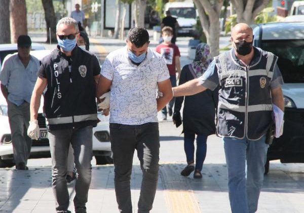 Antalya'daki Minibüsü çalıp Konya’da bir hurdacıya satan 2 kişi  yakalandı