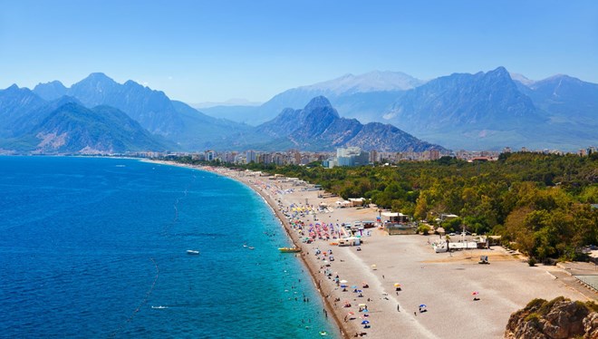 Antalya'dan 23,5 milyon turiste 4 dilde mektup