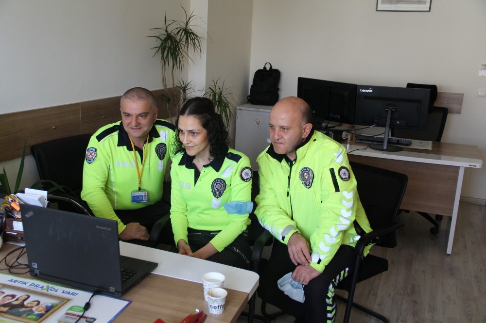 Antalya Emniyet Müdürlüğü tarafından günde 400 çocuğa Online Trafik Eğitimi verilecek