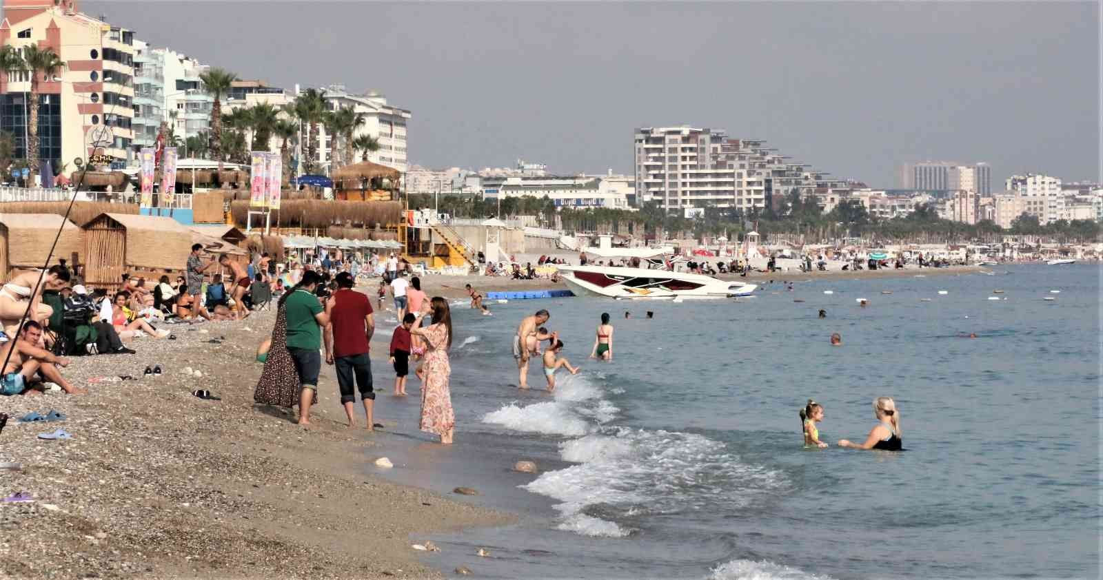 Antalya korona virüse rağmen 60’dan fazla ülkeden turist çekti