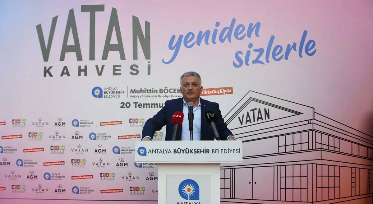 Antalya’nın Önemli Simgelerinden Olan Vatan Kahvesi Yeniden Açıldı