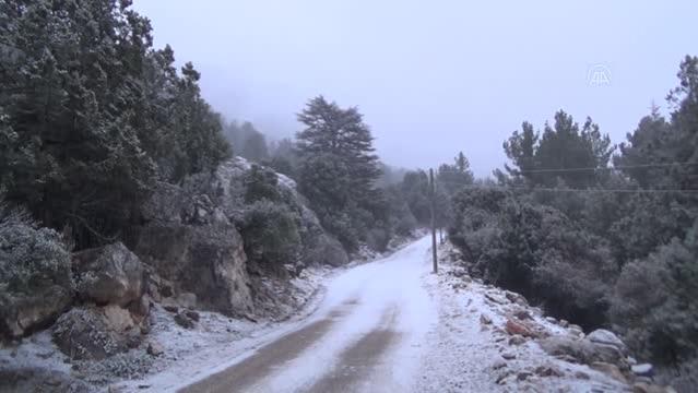 Antalya'nın yüksekleri beyaza büründü