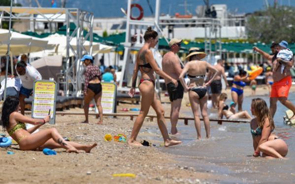 Antalya'ya bir haftada gelen Rus turist sayısı 110 bini aştı.