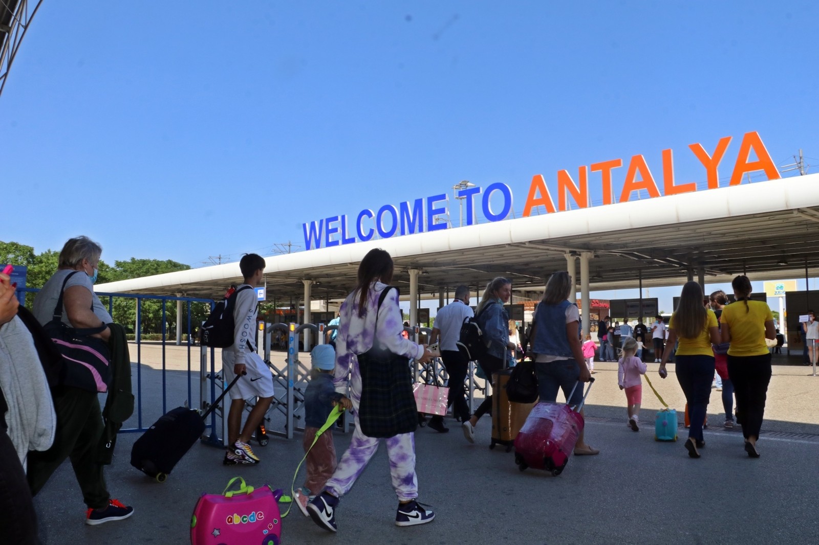  Antalya’ya günlük gelen uçak sayısı ikiye katlandı