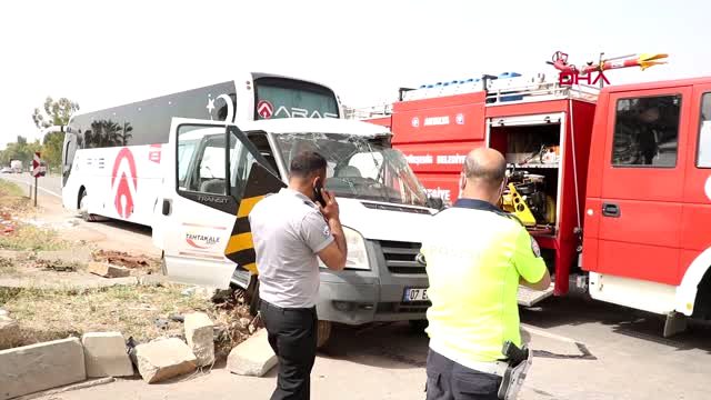 Antalya Yolcu otobüsü ile servis minibüsü çarpıştı: 1 ölü