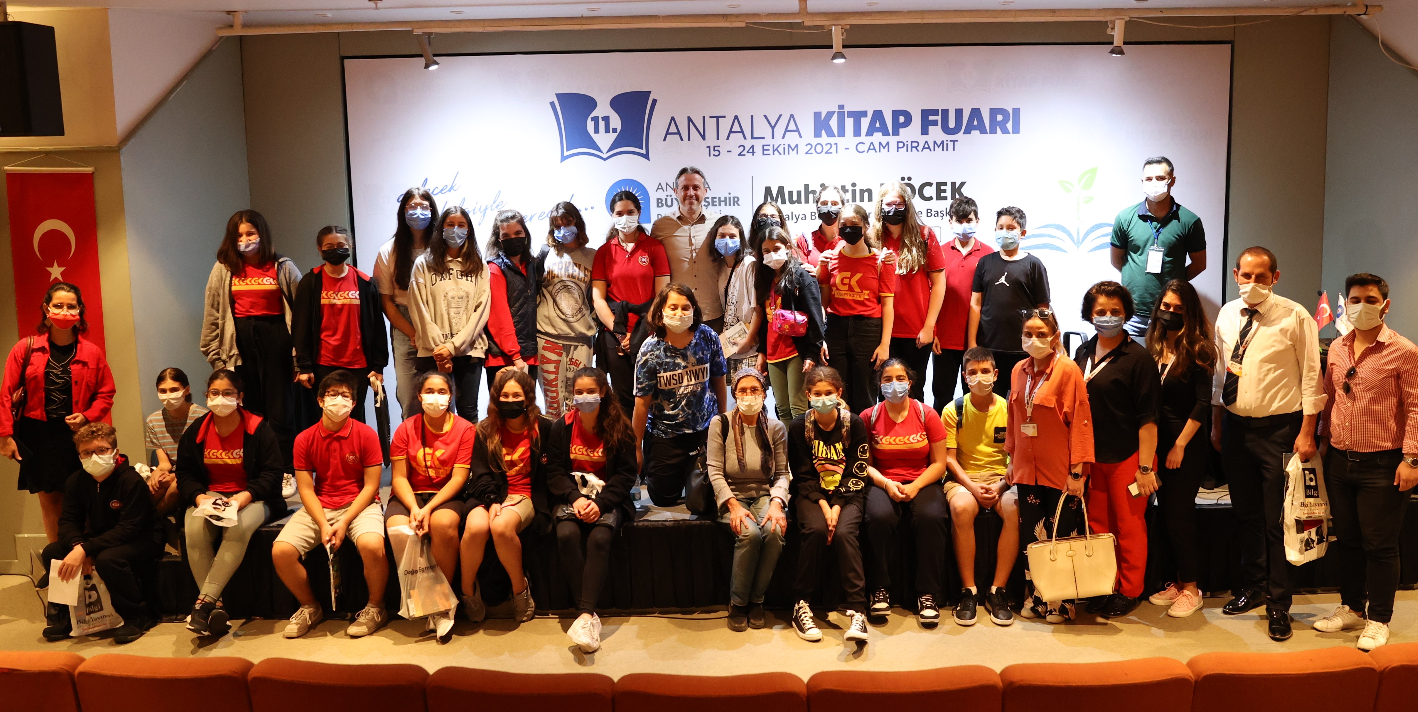 Antalyalı yazarlar 11. Antalya Kitap Fuarı'nda