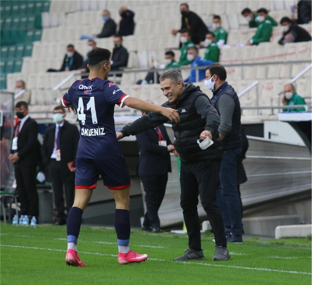 Antalyaspor’un genç yıldızı Gökdeniz Bayrakdar 5 gollük katkıyla takdir topladı.