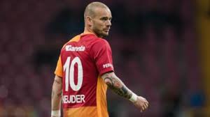 Antrenör olarak düşünülen eski Galatasaray'lı yıldız Sneijder'dan açıklama geldi