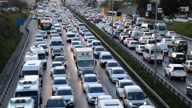 Arabası olan herkesi ilgilendiren haber! Vergide bugün itibariyle yeni dönem başlıyot