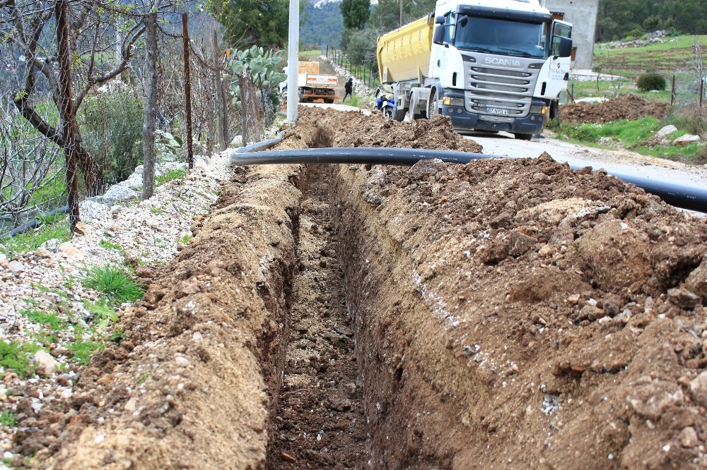 ASAT Kumluca Erentepe Mahallesi'ni içme suyuna kavuşturuyor