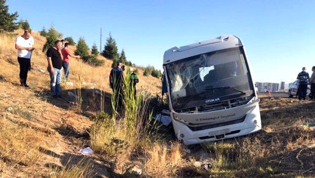 Aselsan personelini taşıyan minibüse otobüs çarptı: 1 ölü, 8 yaralı