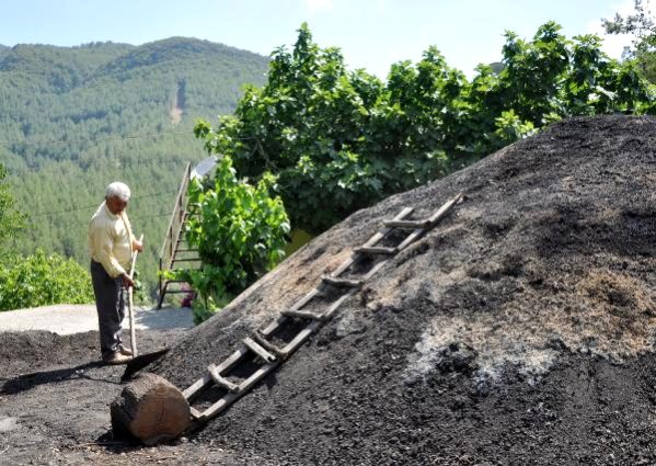 Asırlık odun kömürcülüğü mesleği zamana yenildi