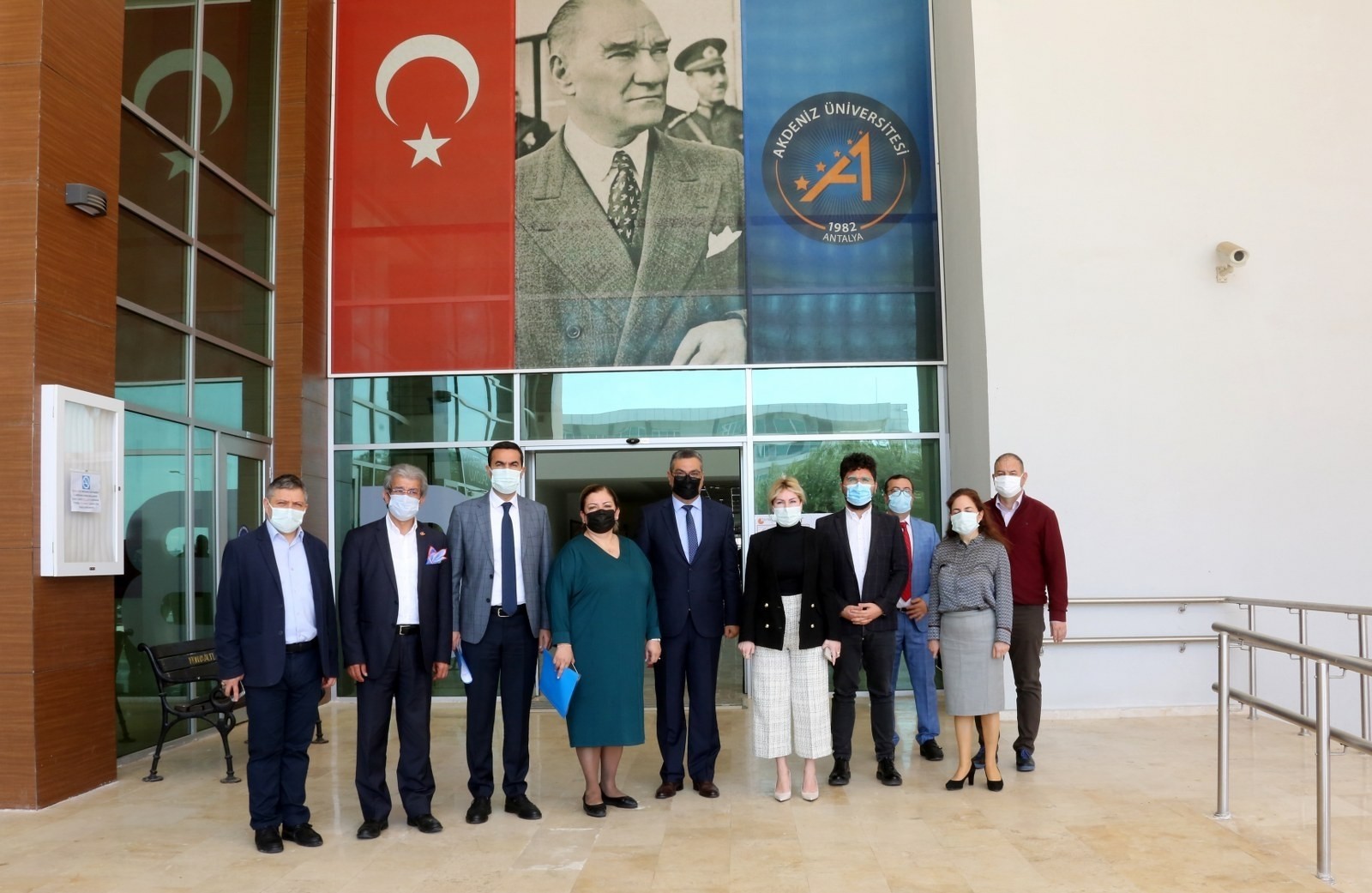 AÜ Rektörü Özkan: 'Kampüsü boş görmek yüreğimi sızlatıyor'