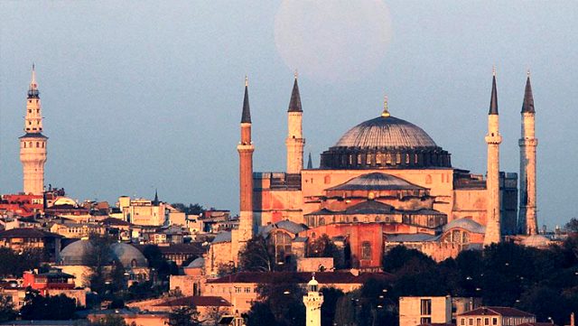 Ayasofya 15 Temmuz'da mı ibadete açılacak? AK Parti'den açıklama geldi