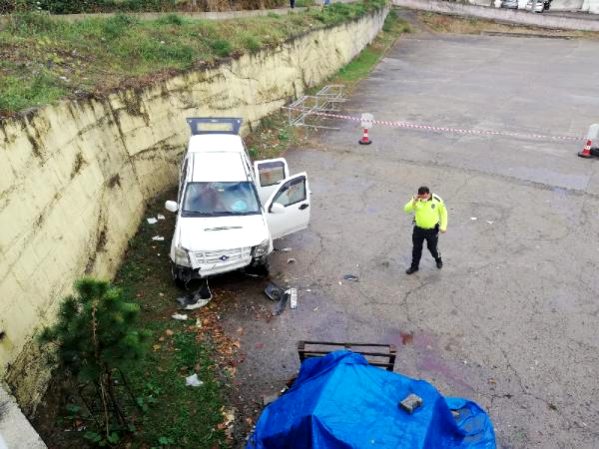 Aynı sofraya oturduğu çifti öldürüp, intihar etti!