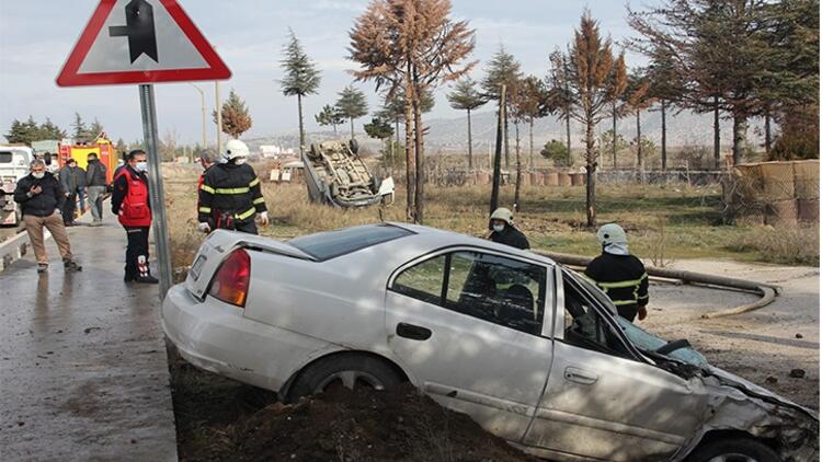 Aynı yöne seyir halindeki kamyonet ile otomobil çarpıştı: 1 yaralı