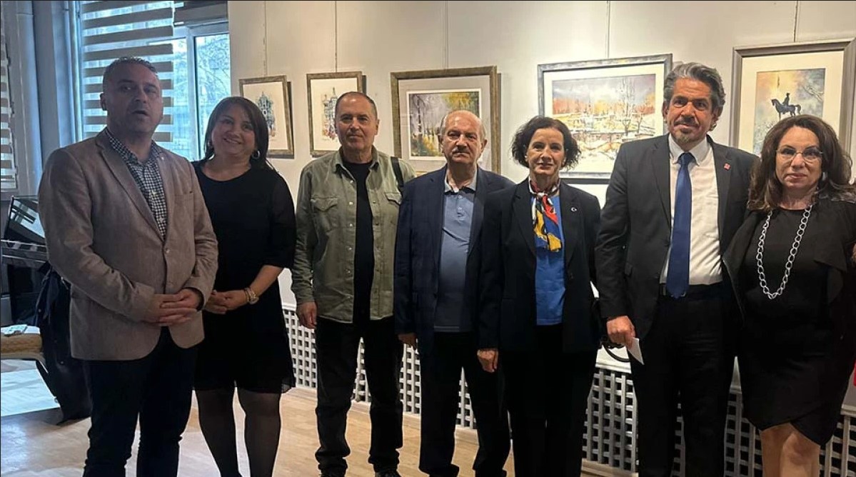Baharın Coşkusu Sanatla Buluştu: Erdoğan Dedeoğlu'ndan Karma Resim ve Seramik Sergisi