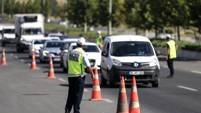 Bakan müjdeli haberi verdi! Bayramda trafik rahatlayacak