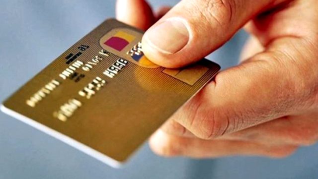 Bankaların kredi kartları için kestiği aidatlar geri alınabilir