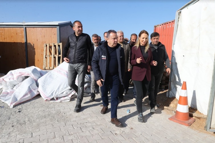 BAŞKAN BÖCEK DEPREM BÖLGESİ GAZİANTEP’TE