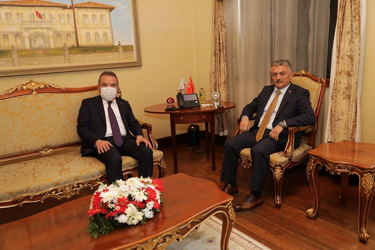 Başkan Böcek Vali Yazıcı’yı ziyaret etti: “Antalyamız için birlikte çalışacağız”