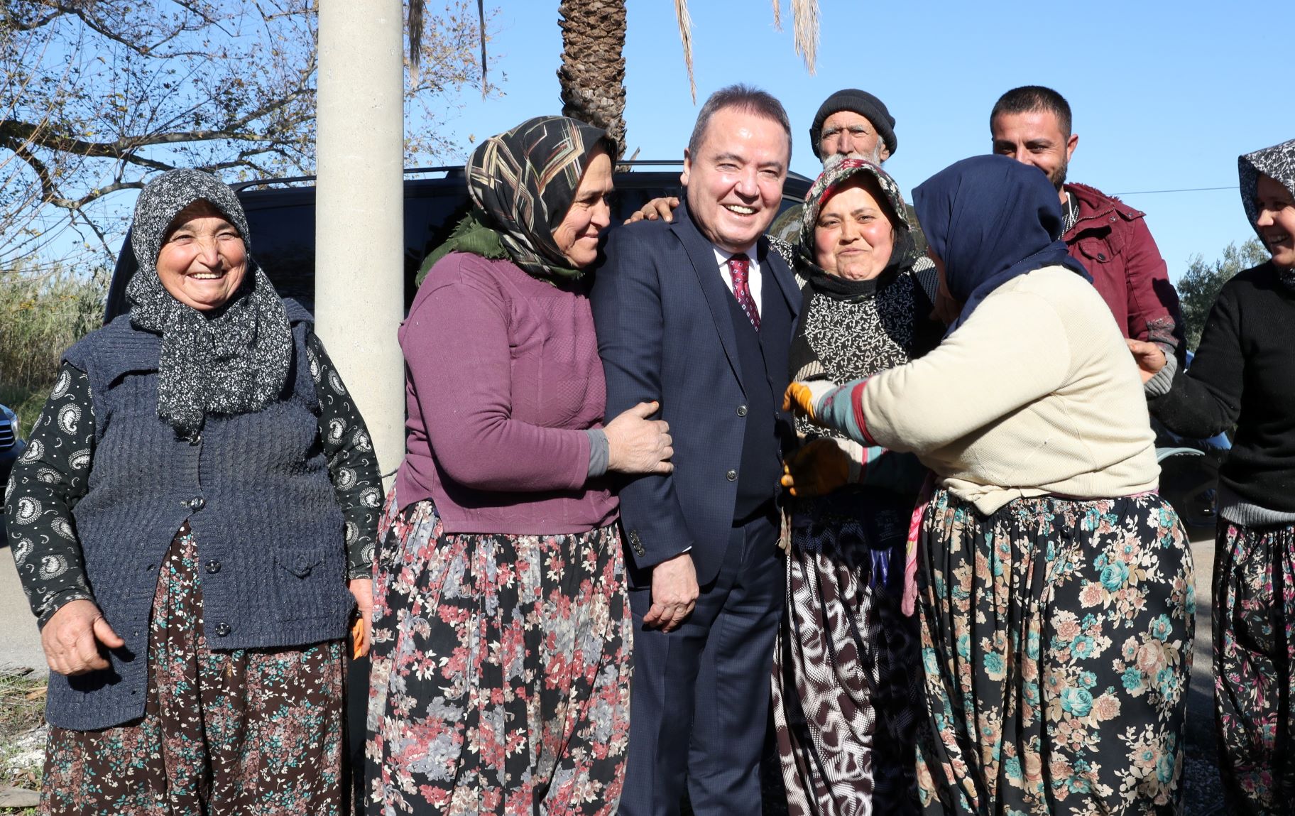 Başkan Böcek Zeytin Park'ı ziyaret etti