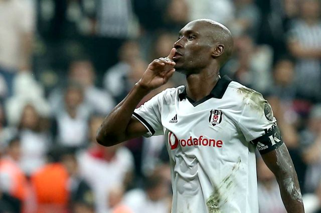 Beşiktaş, Atiba Hutchinson ile yollarını ayırıyor