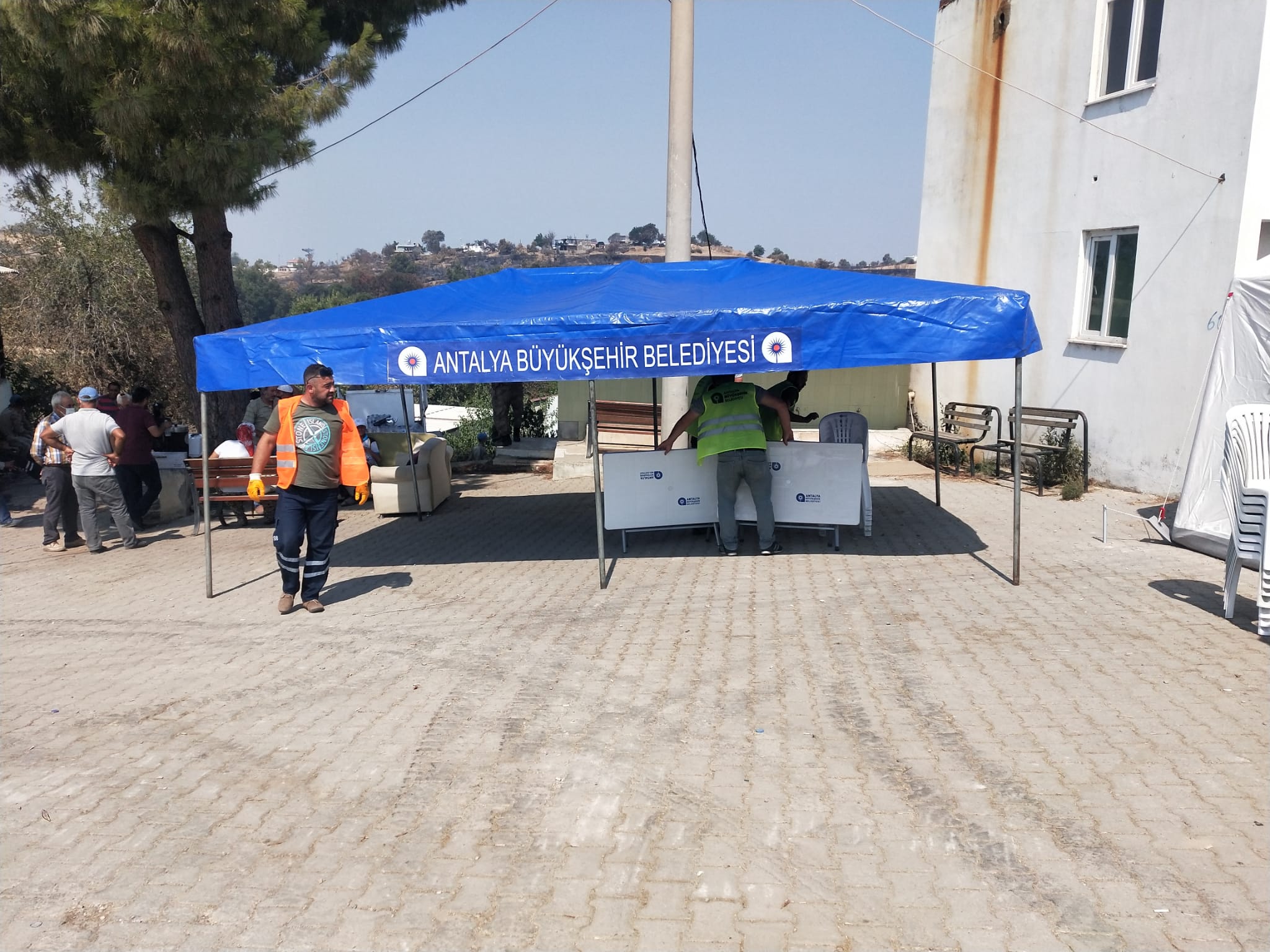 Birebir iletişim için mobil hizmet çadırları kuruldu