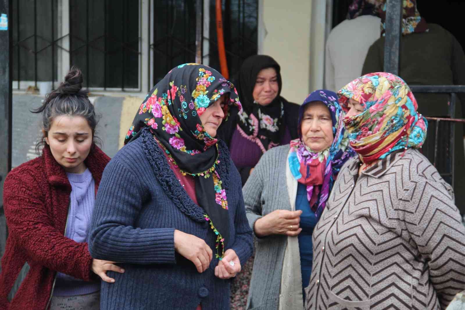 Birliğinden hava değişimine gönderilen genç ailesiyle birlikte yaşadığı evi yaktı