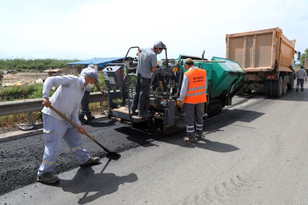 Büyükşehir Belediyesi Kanal Sokak yolunu yeniliyor