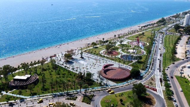 Büyükşehir belediyesinden Konyaaltı Sahili açıklaması