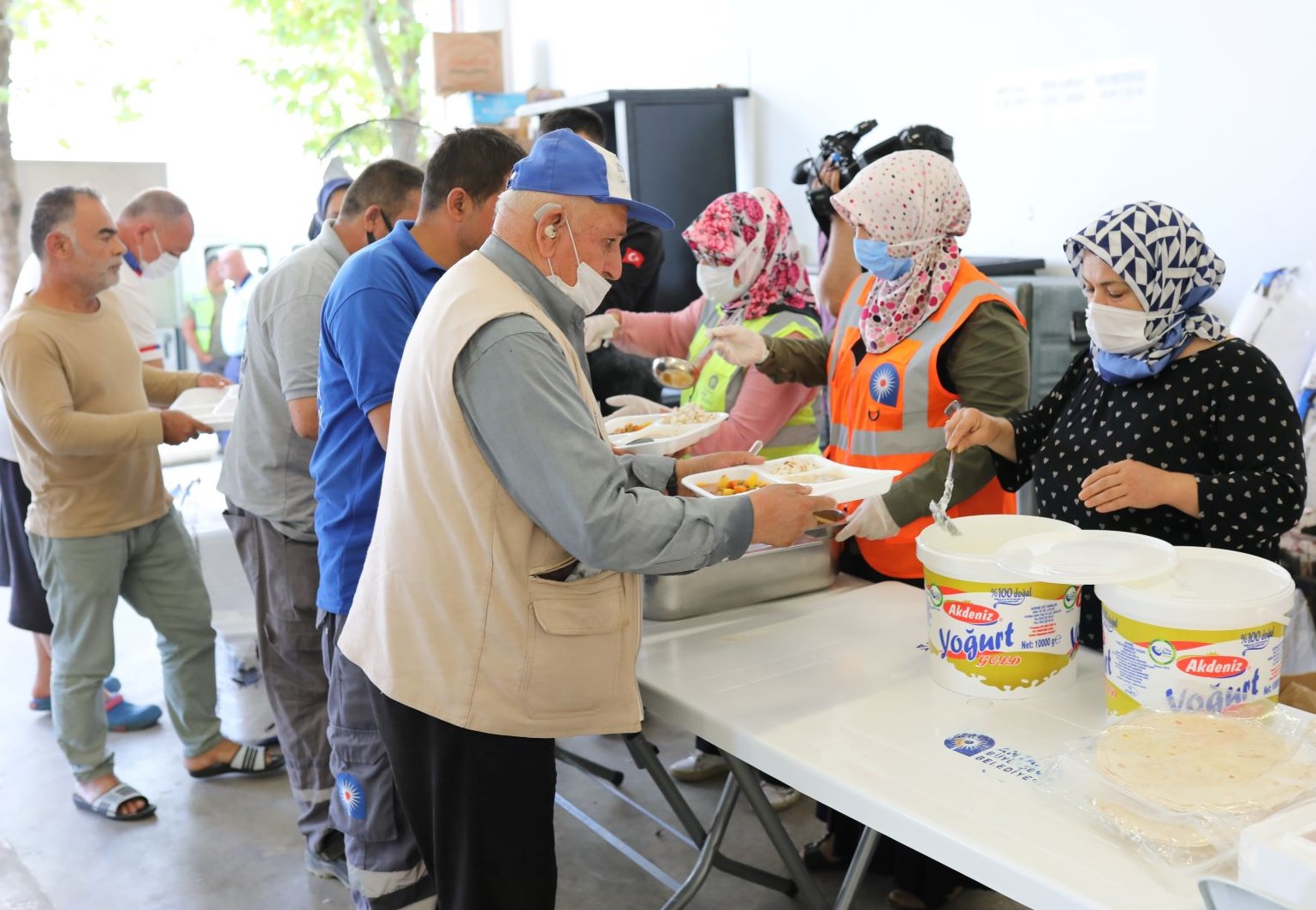 Büyükşehir'den günlük 3 öğün yemek