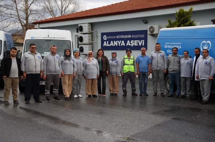 BÜYÜKŞEHİR’DEN HAYAT KOLAYLAŞTIRAN YEMEK HİZMETİ