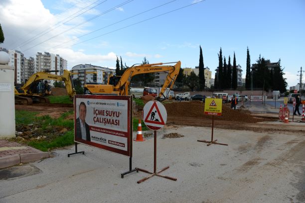 Büyükşehir'den Konyaaltı'nda hummalı çalışma