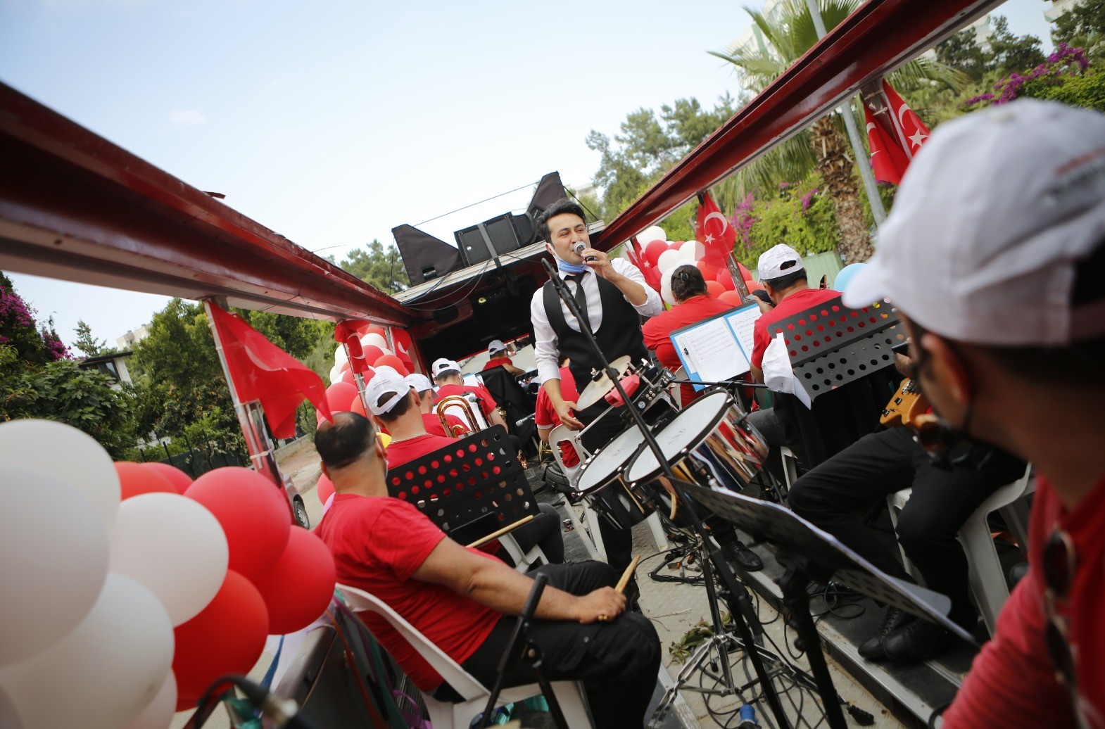 Büyükşehir’den mobil bayram konserler
