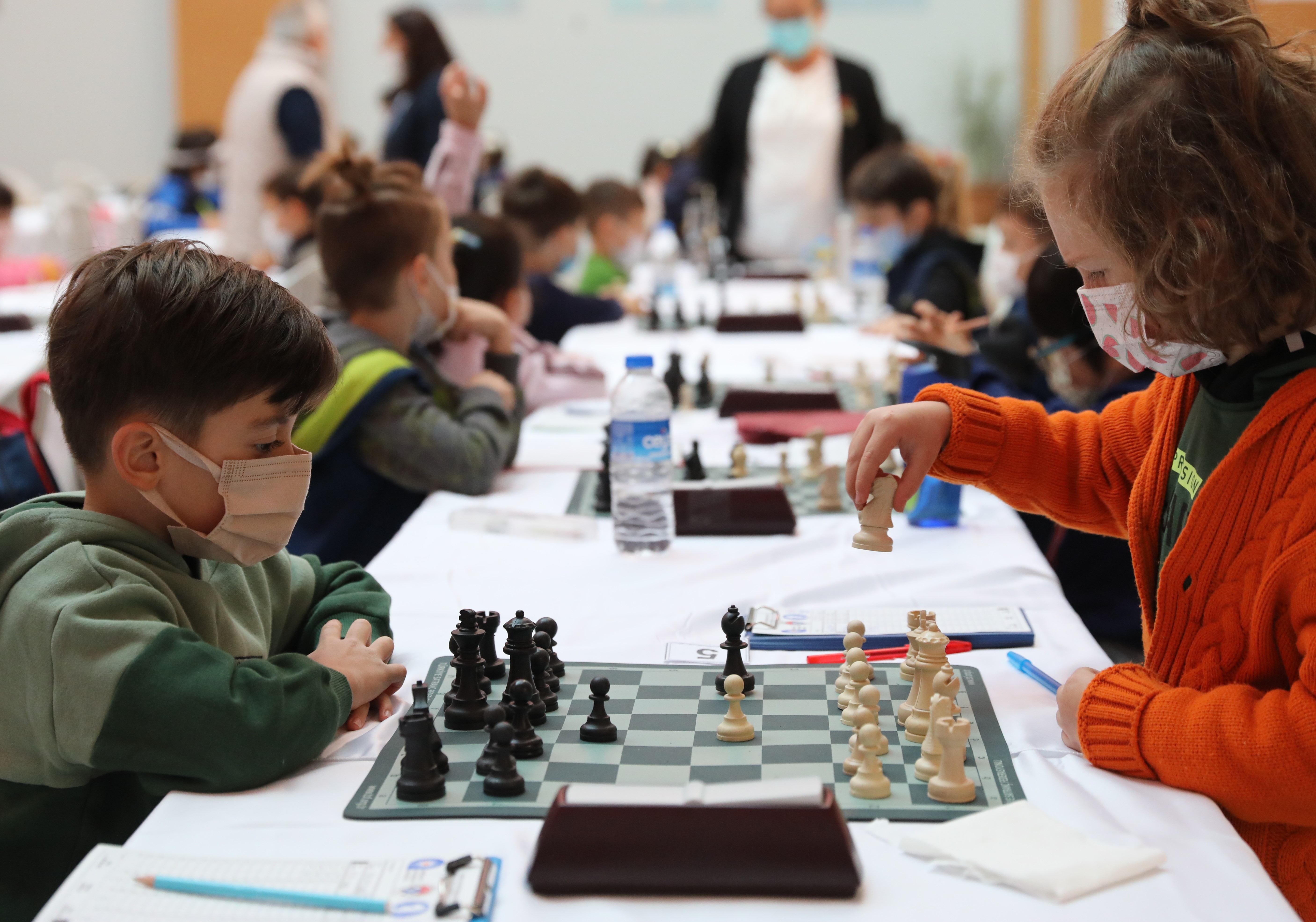 Büyükşehir’den satranç turnuvası  Genç beyinler satrançta yarışıyor