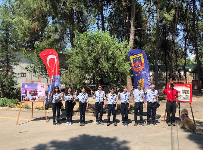 BÜYÜKŞEHİR İZCİLERİNDEN JANDARMA KOMUTANLIĞI’NA ZİYARET