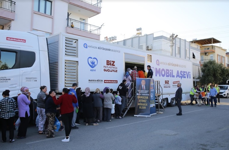 BÜYÜKŞEHİR MOBİL AŞEVİ RAMAZAN’DA HER GÜN FARKLI MAHALLEDE