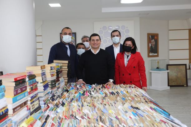  Cemil Meriç Kitaplığına kitap yağıyor 