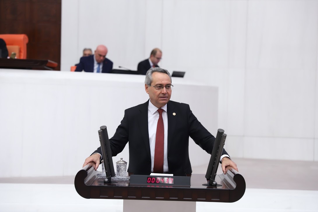 CHP Antalya Milletvekili Zeybek Rusya’nın uçuşları sınırlama kararına ilişkin açıklama yaptı