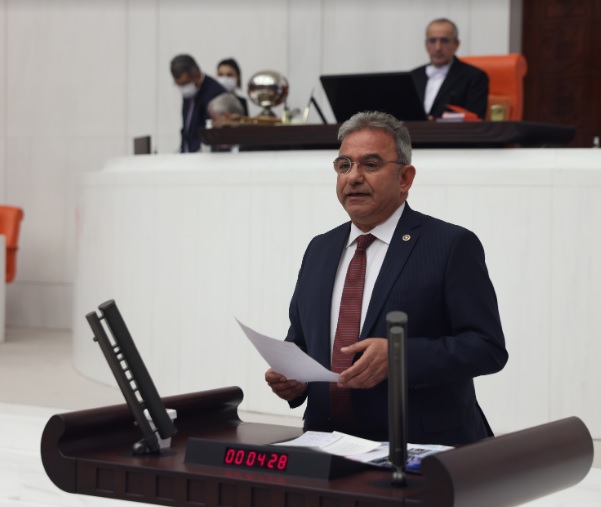 CHP’Lİ BUDAK: “CUMHURBAŞKANI, VERGİ VE HARÇ ZAMMINI YÜZDE 50 AZALTMALI”