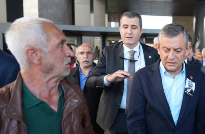 CHP Lideri Özgür Özel’e Saldıran Kişi Selçuk Tengioğlu Çıktı: Geçmişinde Çocuk Cinayeti Var