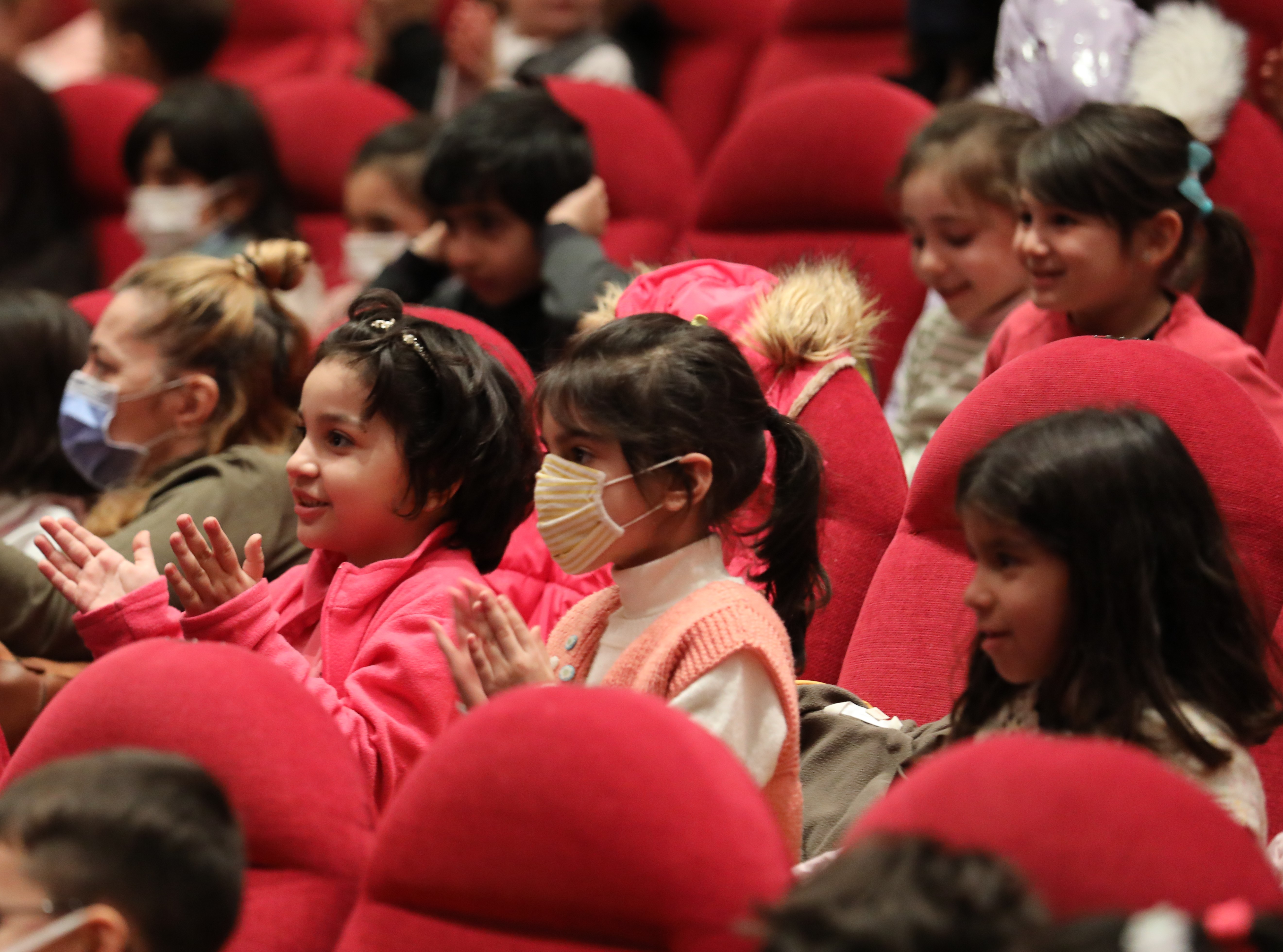 Çocuk Tiyatroları Şenliği yarıyıl tatiline renk kattı