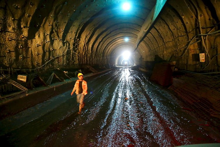  Demirkapı Tüneli'nin ikinci tüpünde ışığı görmeye 600 metre kaldı