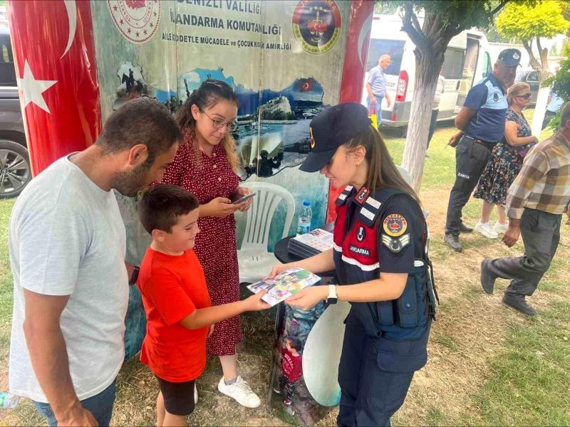 Denizli İl Jandarma Komutanlığı Kadına Yönelik Şiddete Karşı Bilgilendirme Faaliyeti Gerçekleştirdi