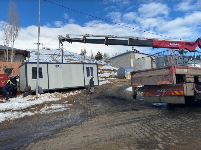 DEPREM BÖLGESİNE KONTEYNER DESTEĞİ